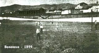 Από το 1899 έως το 1900 η ομάδα είχε έδρα στο παλιό ποδηλατοδρόμιο Bonanova,όπου βρίσκεται σήμερα το πάρκο Turó 