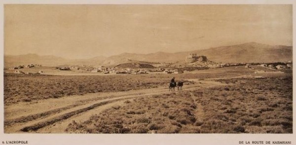 Η Ακρόπολη από τον δρόμο προς την Καισαριανή Φωτ.: Fred Boissonnas 1919