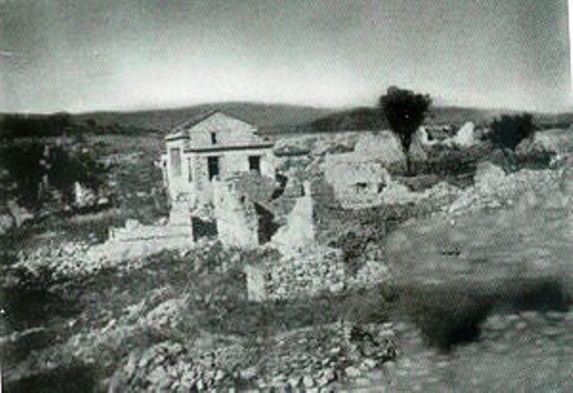 Ερείπια στα Κερδύλια μετά την πυρπόληση των σπιτιών απ0ό τους Γερμανούς