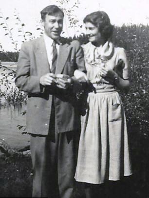  Ο Σομ με την σύζυγο του Πρίμροουζ που γνώρισε στην Αγγλία. 
