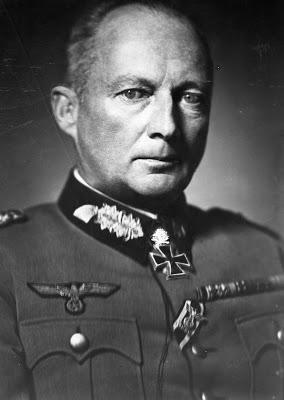 Ο στρστάρχης Κλούγκε αρνήθηκε να  σκοτώσει τον Χίτλερ την ώρα του γεύματος.