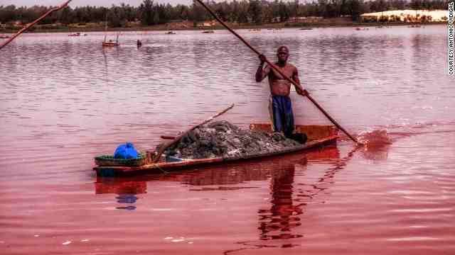 http://www.mixanitouxronou.gr/wp-content/uploads/2015/05/140627100444-lake-retba-senegal-2-horizontal-gallery.jpg