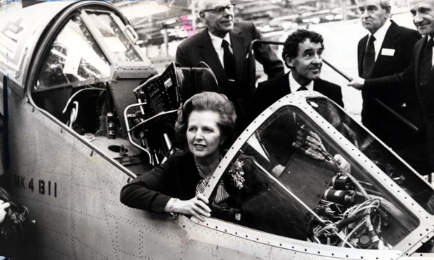 Baroness Thatcher Of Kesteven - 1982 Margaret Thatcher In A Harrier Under Construction At Bae Kingston On Thames. Mrs Thatcher Got A Pilot's Eye View Of The Plane That Helped Win Nthe Falklands War Yesterday. The Prime Minister Squeezed Into The Tin