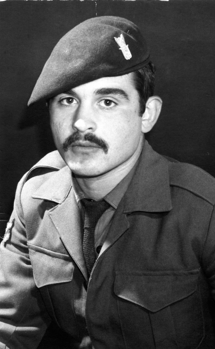 Ο Νίκος Αργυρόπουλος ως έφεδρος λοχίας στην Κύπρο, πριν τον πόλεμο.