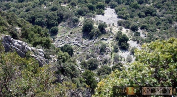 Τα ερείπια του κρυφού χωριού της Ηπείρου όπως φαινονται σήμερα. Φωτο: Μ.Πασιάκος. 