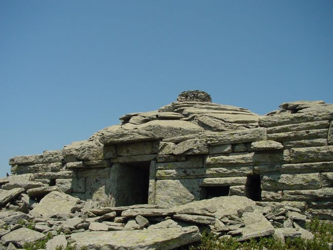 http://www.mixanitouxronou.gr/wp-content/uploads/2016/04/drakospito.jpg