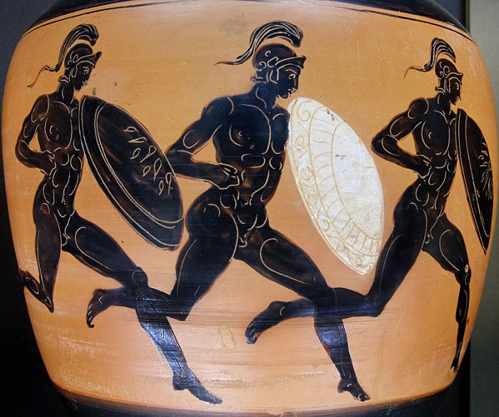 Ολυμπιακή οπλιτοδρομία. Αναπαράσταση σε Αθηναϊκό αμφορέα του 323-322 π.Χ (εκτίθεται στοο μουσείου του Λούβρου)