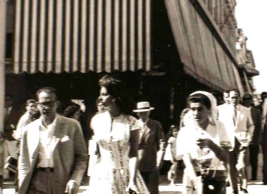 Η Σοφία Λόρεν έξω από το Ζόναρς το 1956