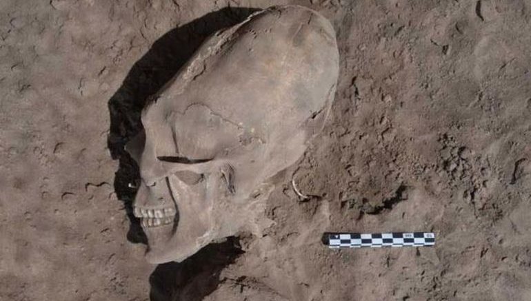 1600-year-old-skeleto-with-elongated-skull-found-in-mexico-1-770x437