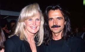 Ο Yanni με τη Λίντα Έβανς