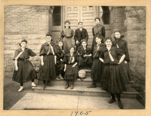 Γυναικεία ομάδα μπάσκετ 1905