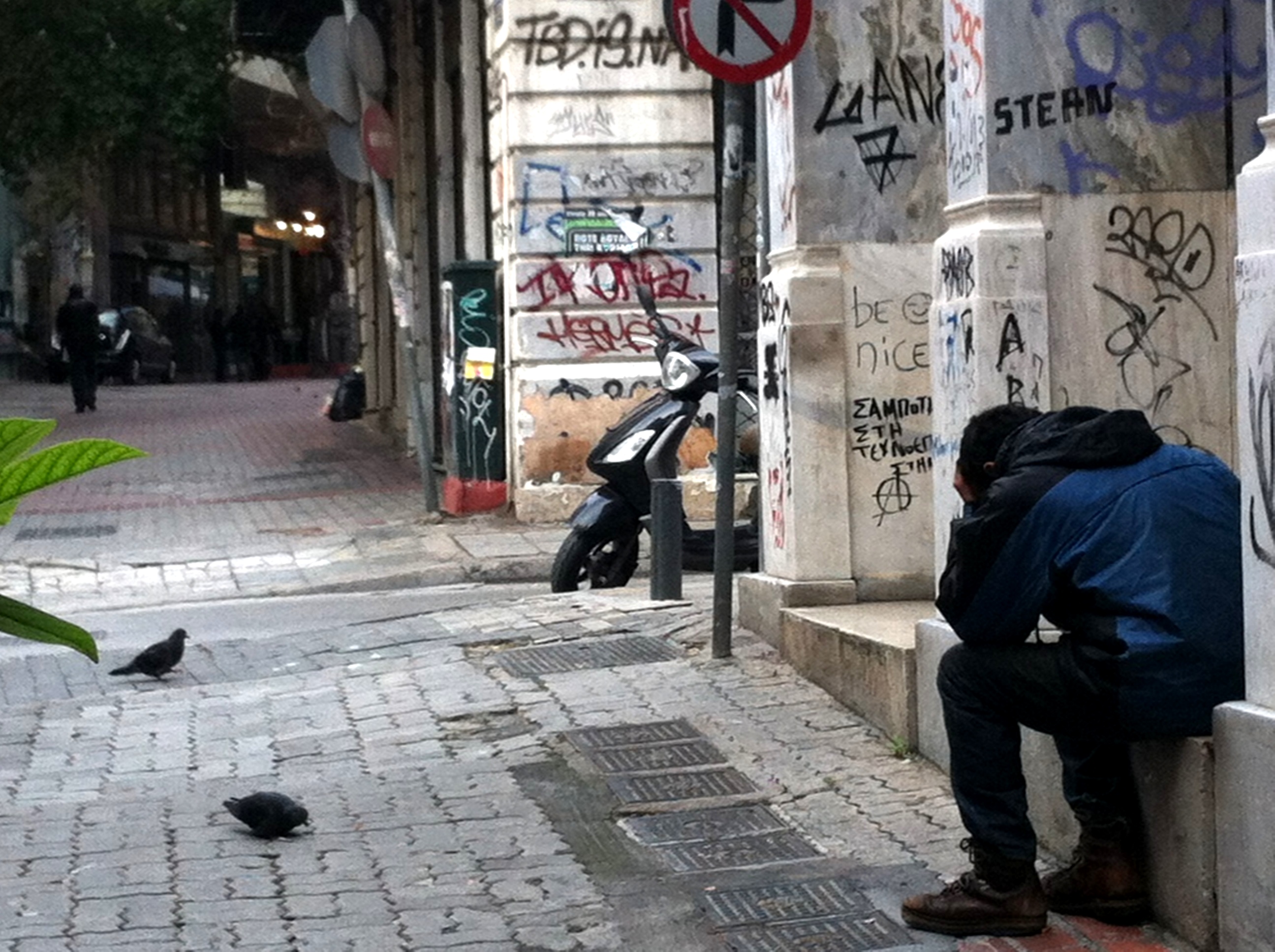 “Φτωχοί” πολιτικοί, πλούσιος λαός. Η απάντηση στην απληστία και τις μίζες
