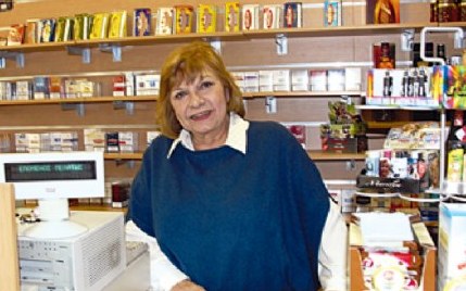 Η Τζένη Βάνου τα τελέυταία χρόνια της ζωής της διατηρούσε μίνι μάρκετ στη Νέα Σμύρνη Φωτογραφία: womenonly.gr