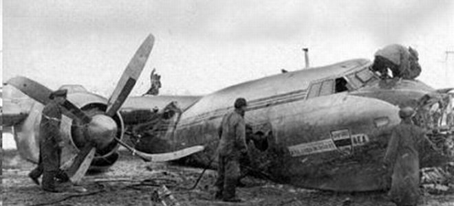 Η αεροπορική τραγωδία της Μάντσεστερ Γιουνάιτεντ στο παγωμένο αεροδρόμιο του Μονάχου. Το αεροσκάφος δεν κατάφερε να απογειωθεί και συνετρίβη πάνω σε βυτίο με καύσιμα