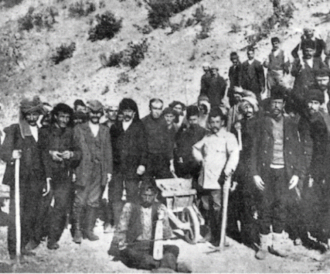 Τα τάγματα εργασίας των Τούρκων που οδήγησαν στο θάνατο 250 χιλιάδες Έλληνες. Τα εφιαλτικά Αμελέ Ταμπουρού (βίντεο)