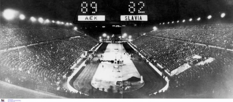 1968. Η ΑΕΚ κατακτά το κύπελλο κυπελλούχων Ευρώπης μπροστά σε ...