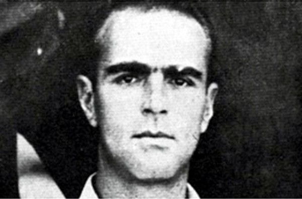 Έγγραφο της CIA παρουσιάζει τον Κ. Καραμανλή ως συνεργάτη των ναζί στην Θεσσαλονίκη. “Καταγράφει” τους ισχυρισμούς του σφαγέα της Θεσσαλονίκης Μ. Μέρτεν που τους διατύπωσε τη δεκαετία του ΄60, όταν γλίτωσε από τις ελληνικές φυλακές