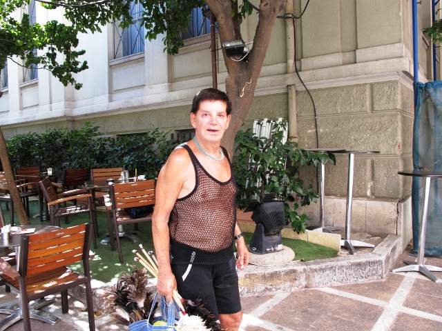 Η θρυλική “φτερού” οργώνει ακόμα την Αθήνα κι ας είναι 92 ετών! (ΦΩΤΟ-ΒΙΝΤΕΟ) | Pasmina.gr