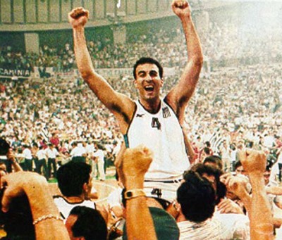 Το 1987, στην κατάκτηση του Ευρωμπάσκετ, ο Νίκος Γκάλης, ήταν από του πολυτιμότερους παίχτες της Εθνικής.