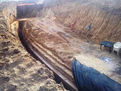 “Δεν ξέρουμε πότε θα μπούμε στο εσωτερικό του τάφου” δηλώνει η επικεφαλής των ανασκαφών στην αρχαία Αμφίπολη. Σκληρό άρθρο της Καθημερινής, για το ίδιο θέμα πριν ένα χρόνο