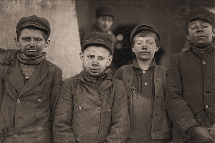 https://www.mixanitouxronou.gr/wp-content/uploads/2014/10/Breaker-boys-Hughestown-Borough-Pennsylvania-Coal-Co..jpg