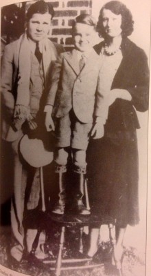 Ο Φλόυντ, η Ρούμπι και ο γιος τους, Ντέμψι