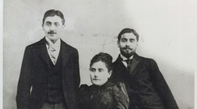 Ο Μαρσέλ Προυστ με την μητέρα του, Ζαν και τον αδερφό του, Ρόμπερτ.