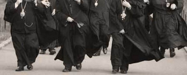 Πώς βγήκε από ένα σκάνδαλο, η φράση: “Του τα έψαλε από την καλή και από την ανάποδη”;