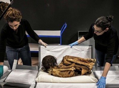 Βρέθηκε άθικτη μούμια 1000 ετών, σε στάση εμβρύου!