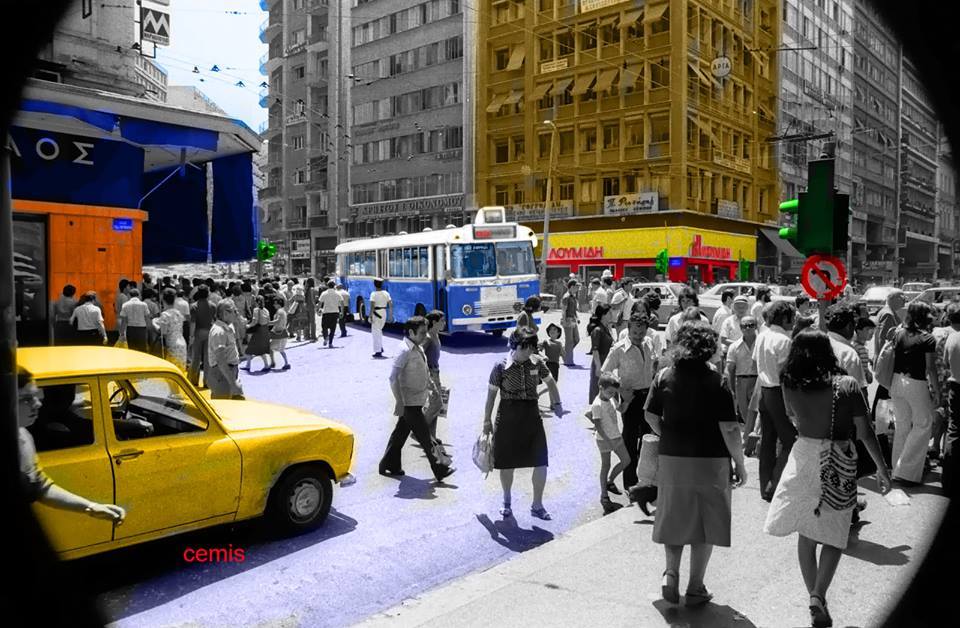 Τα θρυλικά μπλε λεωφορεία που “όργωναν” τους δρόμους και ένωσαν τις γειτονιές με το κέντρο κατασκευάζονταν στην Ελλάδα!
