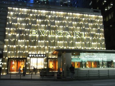 Η ιστορία του οίκου BVLGARI. Ο Έλληνας κοσμηματοπώλης των Βασιλιάδων και των σταρς. Στον Β΄ Παγκόσμιο Πόλεμο έκρυβε Έλληνες στη Ρώμη, ανάμεσά τους και τον Ε. Αβέρωφ