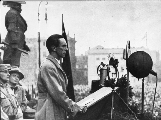 circa 1940: Nazi propagandist Paul Joseph Goebbels (1897 - 1945). (Photo by Keystone/Getty Images)