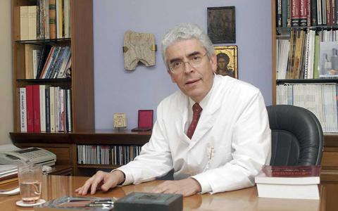 Ο επ. καθηγητής Ορθοδοντικής κ. Μανώλης Ι. Παπαγρηγοράκης