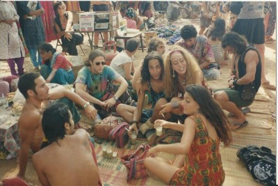 «Πείτε όχι στα ναρκωτικά, πείτε όχι στους Νιγηριανούς». Γκόα, το τελευταίο καταφύγιο των χίπις στην Ινδία, που έγινε το μεγαλύτερο κέντρο διακίνησης ναρκωτικών