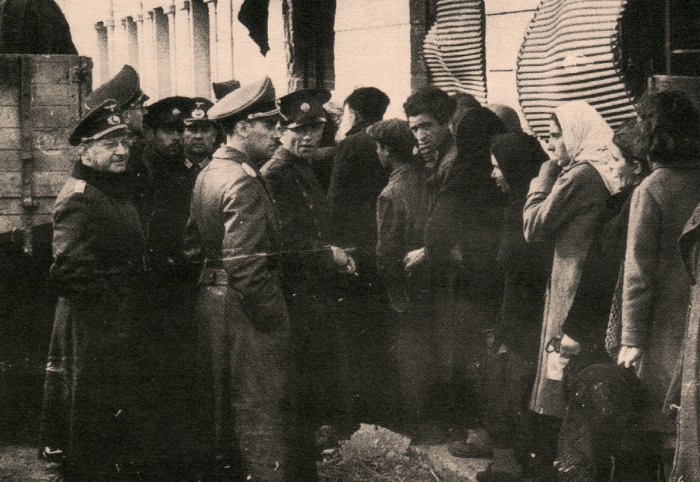 Γιατί η Ελλάδα χάρισε τα χρέη της Γερμανίας το 1953; Το “γερμανικό θαύμα” δεν θα υπήρχε χωρίς τη ρύθμιση και το κούρεμα των οφειλών το 1953. Bίντεο με μαρτυρίες και ντοκουμέντα