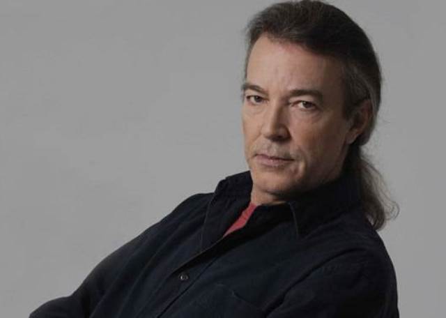 “Να δεις που κάποτε θα μας πούνε και μαλάκες”. Οι διαχρονικοί στίχοι του Μηλιώκα που απέρριπταν οι δισκογραφικές. Το στοίχημα για τις πωλήσεις του πρώτου δίσκου