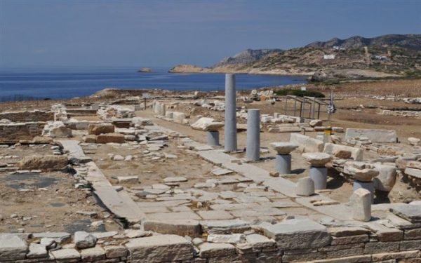 Το νησί είναι αδόμητο και τα αρχαιολογικά ευρήματα συνδυάζονται με ένα παρθένο τοπίο. Και ακριβώς γι' αυτόν τον λόγο, το Δεσποτικό μετατρέπεται σε έναν τόπο ιδιαίτερο όχι μόνο στην Ελλάδα αλλά και στον κόσμο. 