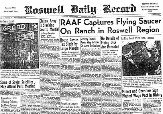 Πρωτοσέλιδα εφημερίδων. Η αεροπορία αιχμαλώτισε "ιπτάμενο δίσκο" σε ράντσο στην περιοχή Ρόζγουελ