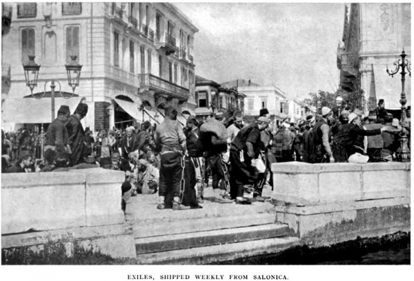 Αλυσοδεμένοι Βούλγαροι εκτοπίζονται-εξορίζονται από την Θεσσαλονίκη, μετά τις βομβιστικές επιθέσεις βουλγάρων αυτονομιστών το 1903