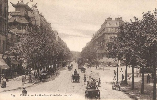 Η λεωφόρος Voltaire, το 1900, εκεί βρίσκεται το θέατρο Bataclan σήμερα