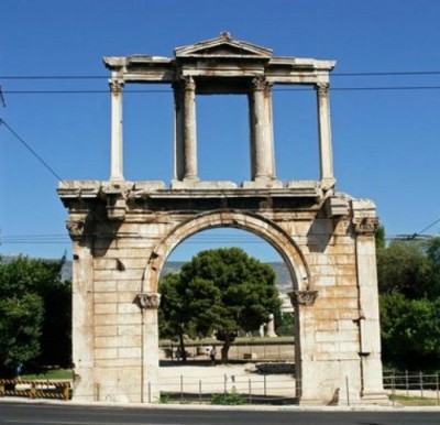 Η πύλη του Αδριανού στο κέντρο της Αθήνας, 131 μ.Χ