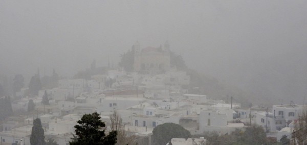 Χιονοθύελλα στις Λεύκες Πάρου . Φωτό: ‎Μαρία Ραγκούση‎ 