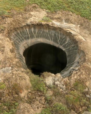 crater_siberia- yamal_peninsula