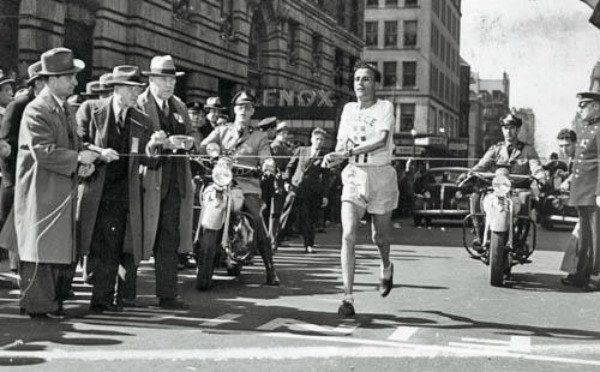 1946, ο Κυριακίδης τερματίζει πρώτος 