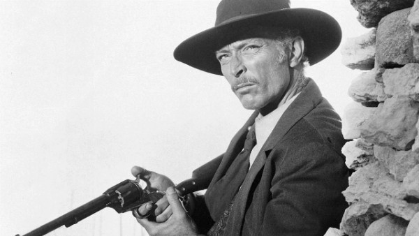 Η συναρπαστική ζωή του Lee Van Cleef. Ο “κακός” αντίπαλος του Ίστγουντ κέρδισε 6 παράσημα στον πόλεμο. Μετά από τροχαίο του είπαν ότι δεν θα ξαναπερπατήσει κανονικά. Έγινε μπογιατζής για να επιβιώσει