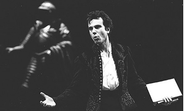 Ο Ντάνιελ Ντέι Λιούις στην τελευταία του εμφάνιση στη θεατρική σκηνή στον Άμλετ στο National Theatre