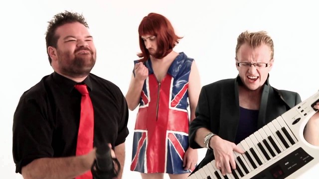 Τι κοινό έχουν οι Journey με τον Έλτον Τζον, οι Maroon 5 με τη Μαράια Κάρεϊ και οι Beatles με τους Red Hot Chilli Peppers; Μια μπάντα απ’ την Αυστραλία έπαιξε 47 τραγούδια τους με 4 ίδια ακόρντα