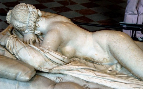 Ο κοιμώμενος Ερμαφρόδιτος στο μουσείο του Λούβρου