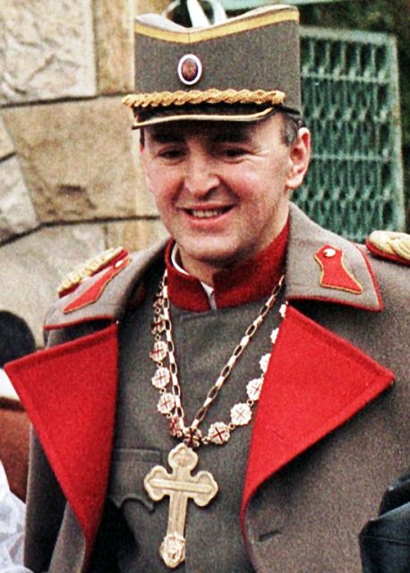 BEL04:YUGOSLAVIA-ARKAN:BELGRADE,15JAN00 - FILE PHOTO 19FEB95 - Serb warlord Zeljko Raznatovic, also known as Arkan, an infamous commander of the volunteer unit "Serbian Tigers", is shown in this file photo wearing a Serbian World War One uniform at his wedding. Raznatovic, who is wanted by an international tribunal for alleged war crimes, was wounded on Saturday in a shooting at Belgrade's Intercontinental hotel, an eyewitness said. "Arkan was wounded in the left eye and was taken to a hospital. He was alive. One man was shot dead, another man and a woman were wounded," the eyewitness said. im/Photo by Ivan Milutinovic REUTERS