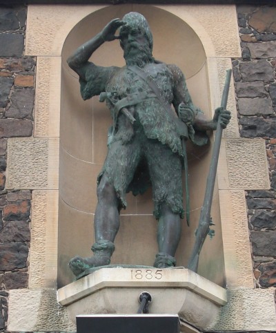 'Αγαλμα του Αλεξάντερ Σέλκρικ στην γενέτειρα του, στη Σκωτία